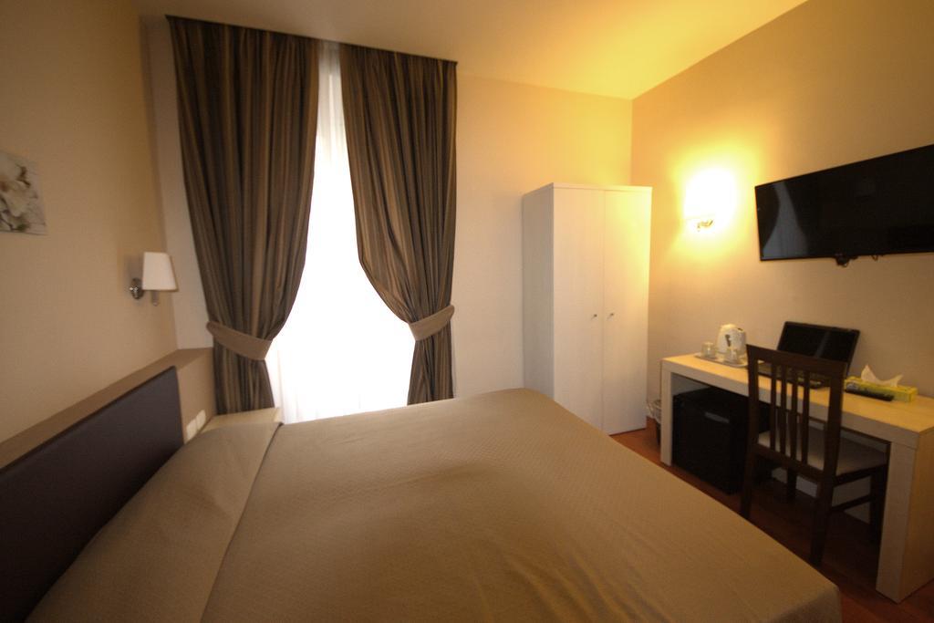Roma Rooms Colosseum エクステリア 写真